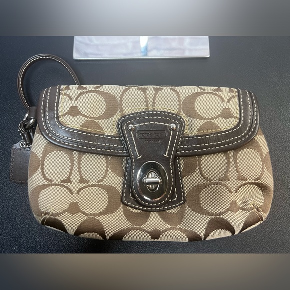 Coach Signature C Wristlet - Picture 6 of 11